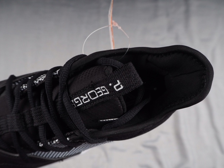220<br />黑白装扮！泡椒 PG3 来袭！Nike PG3 “Black”保罗乔治3代 黑白奥利奥宇航员低帮篮球鞋 BQ6242-101 <br />Size：40 40.5 41 42 42.5 43 44 44.5 45 46