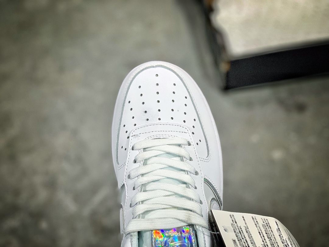 115<br /><br />#特价福利，公司级，真标半码！Nike Air Force 1 Low '07 低帮空军一号休闲板鞋 “新款镭射双勾”Size:36 36.5 37.5 38 38.5 39 40 40.5 41 42 42.5 43 44 45，