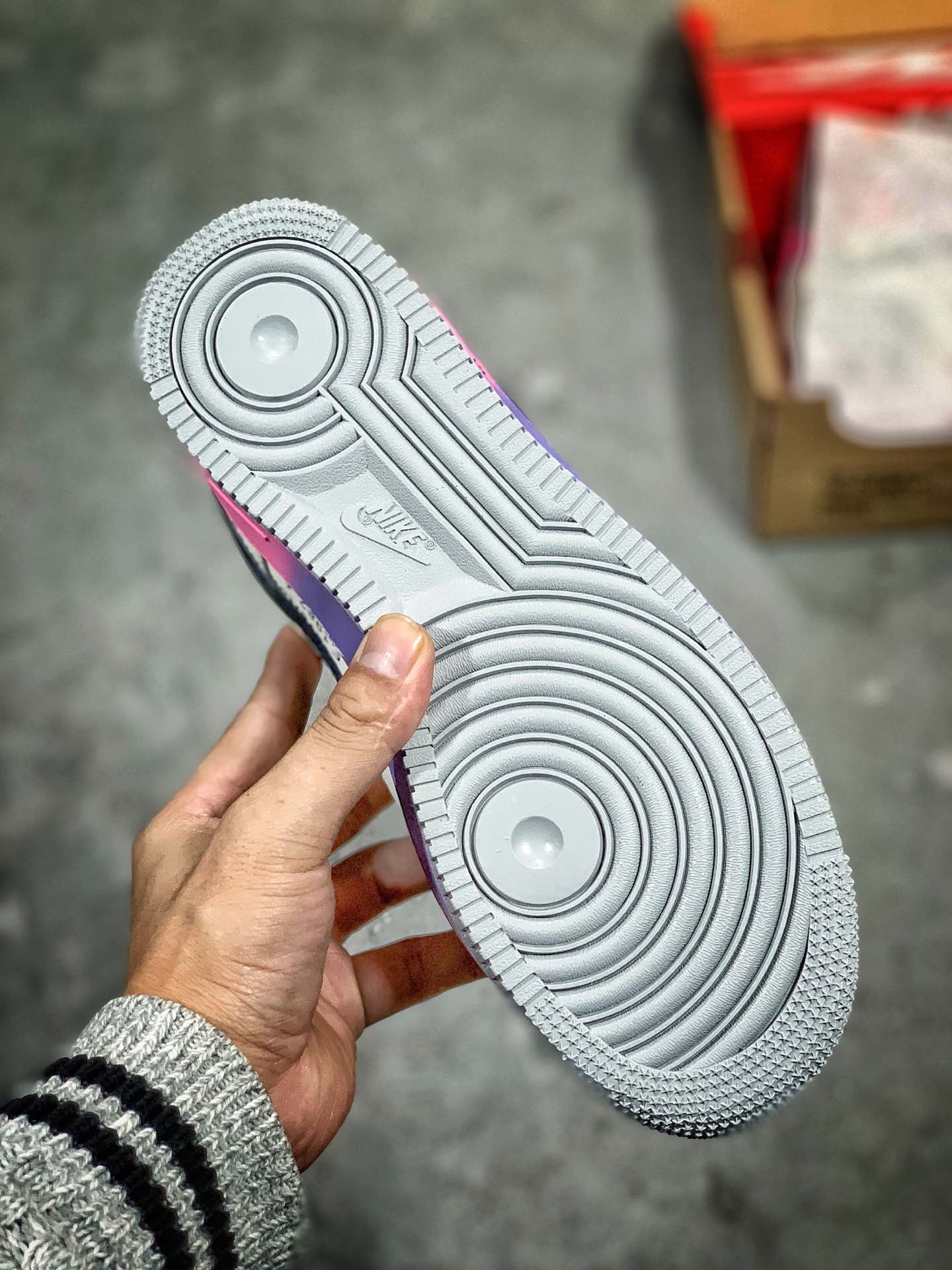 115<br /><br />#特价福利，日本黑牌，公司级，真标半码！网坛巨星 Serena Williams 空军低帮小威限定“米白彩虹渐变” AJ7748-600 Off-White x Nike Air Force 1 Low '07“Queen”空军一号经典百搭板鞋，内置气垫<br />Size:36 36.5 37 38 38.5 39 40 40.5 41 42 42.5 43 44 45