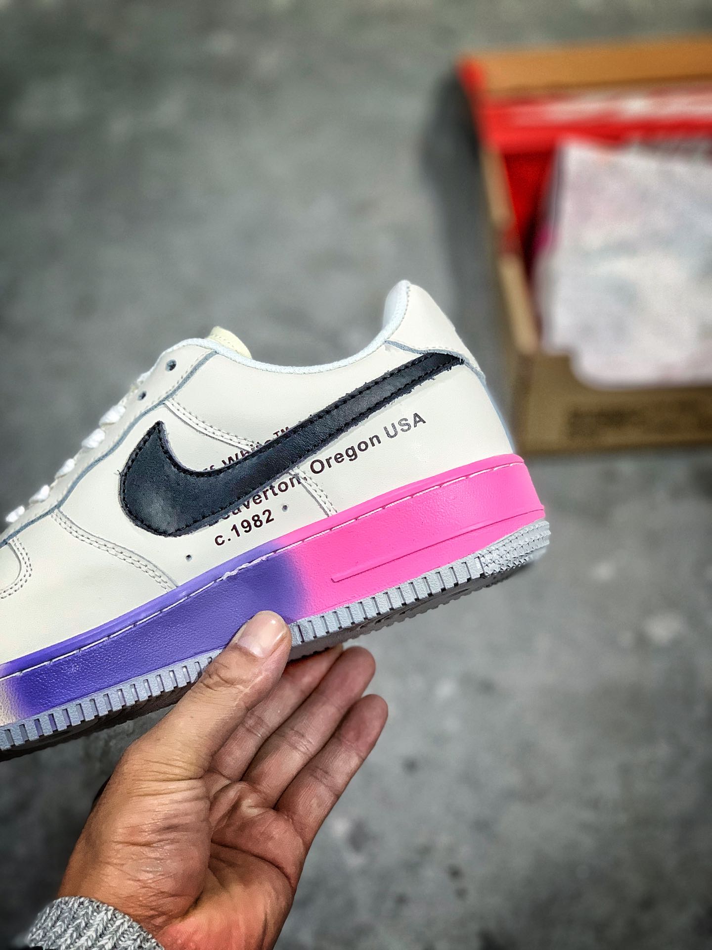 115<br /><br />#特价福利，日本黑牌，公司级，真标半码！网坛巨星 Serena Williams 空军低帮小威限定“米白彩虹渐变” AJ7748-600 Off-White x Nike Air Force 1 Low '07“Queen”空军一号经典百搭板鞋，内置气垫<br />Size:36 36.5 37 38 38.5 39 40 40.5 41 42 42.5 43 44 45