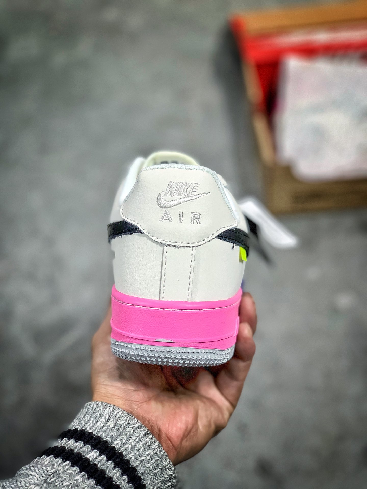 115<br /><br />#特价福利，日本黑牌，公司级，真标半码！网坛巨星 Serena Williams 空军低帮小威限定“米白彩虹渐变” AJ7748-600 Off-White x Nike Air Force 1 Low '07“Queen”空军一号经典百搭板鞋，内置气垫<br />Size:36 36.5 37 38 38.5 39 40 40.5 41 42 42.5 43 44 45