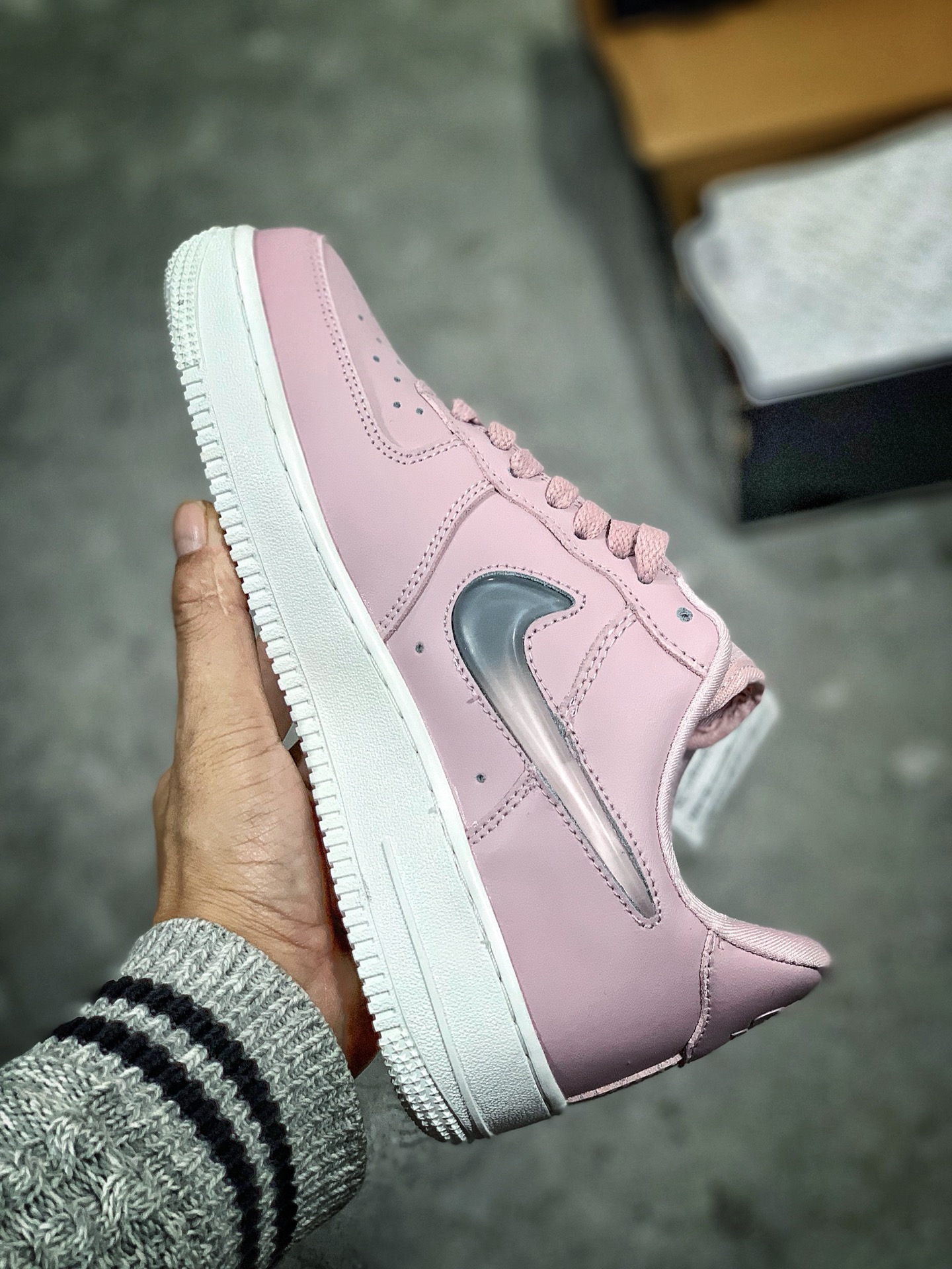 115<br /><br />#特价福利，日本黑牌，公司级，女鞋真标半码！Nike Air Force 1 '07 SE PRM 空军一号百搭低帮板鞋“果冻液态渐变勾” 内置气垫 <br />Size:36 36.5 37.5 38 38.5 39