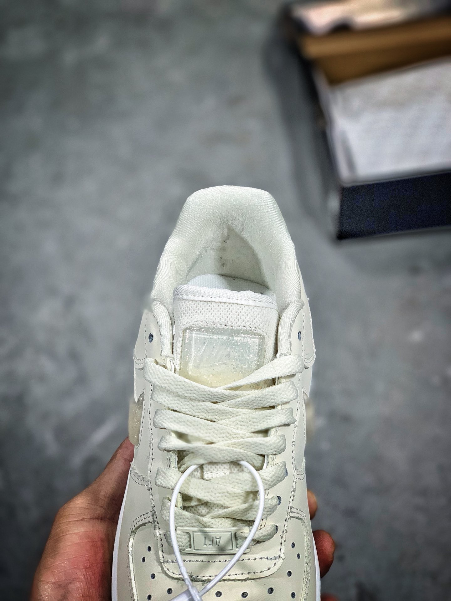 115<br /><br />#特价福利，日本黑牌，公司级，女鞋真标半码！Nike Air Force 1 '07 SE PRM 空军一号百搭低帮板鞋“果冻液态渐变勾” 内置气垫<br />Size:36 36.5 37.5 38 38.5 39