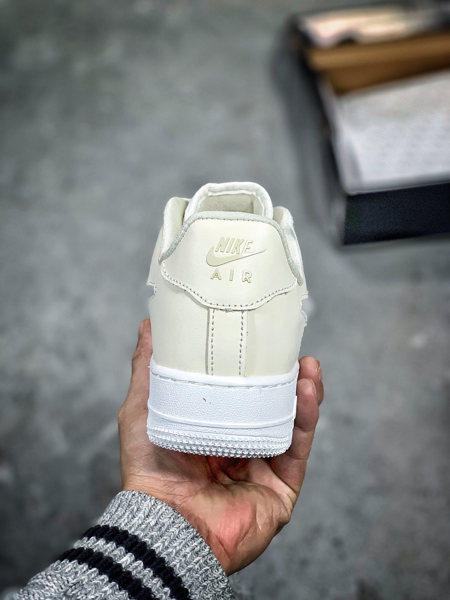 115<br /><br />#特价福利，日本黑牌，公司级，女鞋真标半码！Nike Air Force 1 '07 SE PRM 空军一号百搭低帮板鞋“果冻液态渐变勾” 内置气垫<br />Size:36 36.5 37.5 38 38.5 39