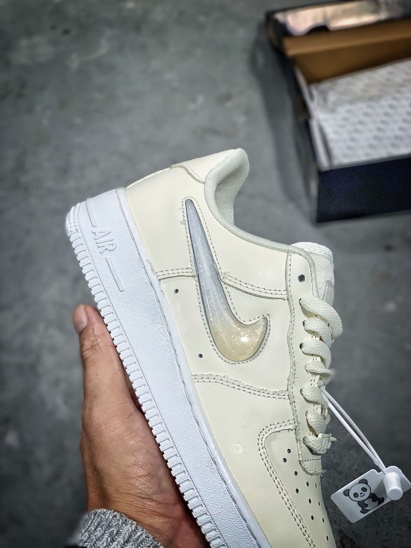 115<br /><br />#特价福利，日本黑牌，公司级，女鞋真标半码！Nike Air Force 1 '07 SE PRM 空军一号百搭低帮板鞋“果冻液态渐变勾” 内置气垫<br />Size:36 36.5 37.5 38 38.5 39