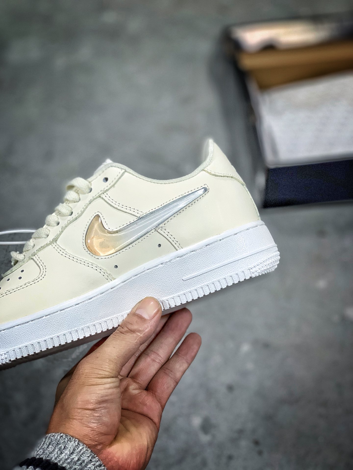 115<br /><br />#特价福利，日本黑牌，公司级，女鞋真标半码！Nike Air Force 1 '07 SE PRM 空军一号百搭低帮板鞋“果冻液态渐变勾” 内置气垫<br />Size:36 36.5 37.5 38 38.5 39