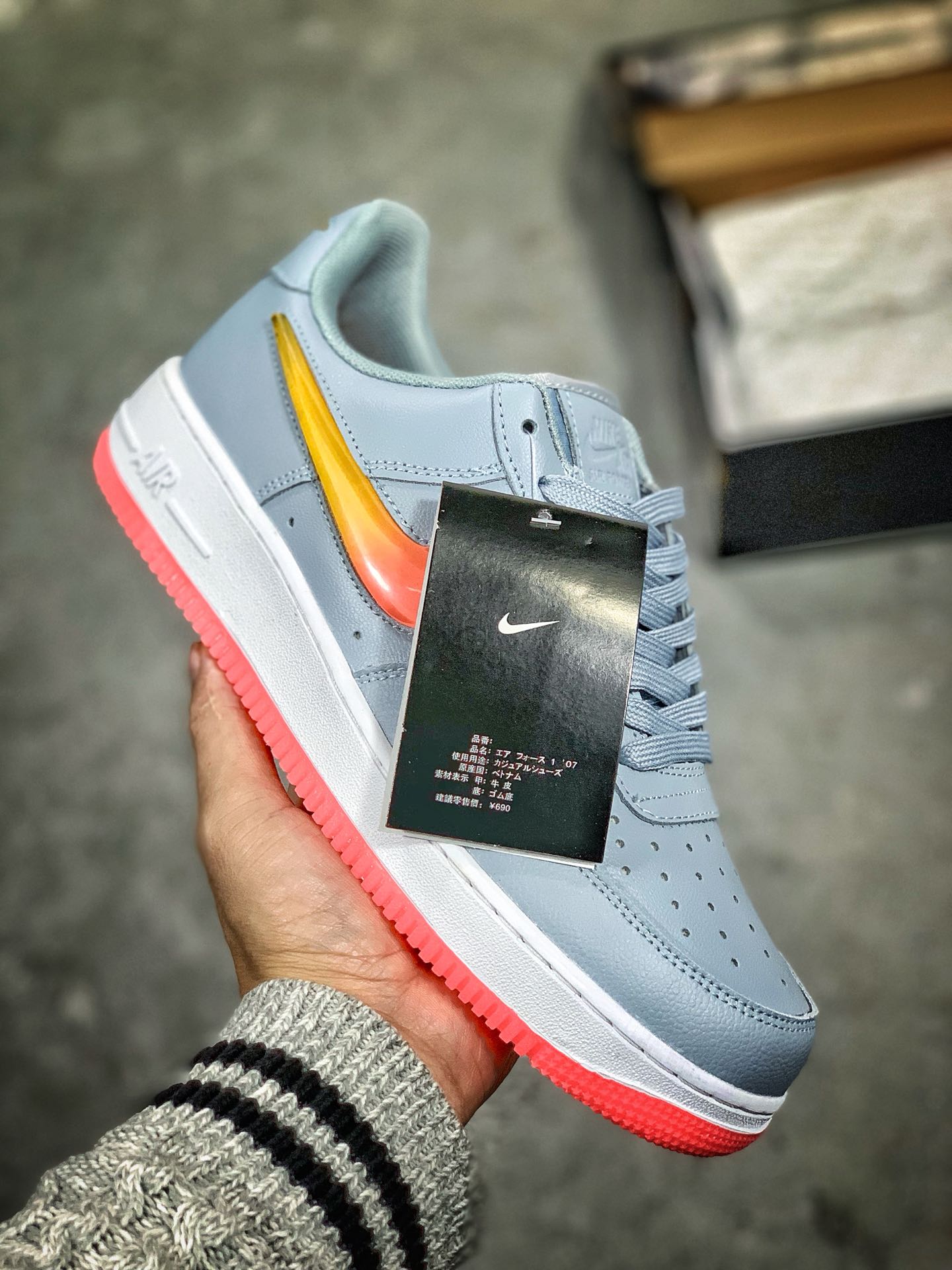 115<br /><br />#特价福利，日本黑牌，公司级，男女鞋真标半码！Nike Air Force 1 '07 SE PRM 空军一号百搭低帮板鞋“果冻液态渐变勾” 内置气垫<br />Size:36 36.5 37.5 38 38.5 39 40 40.5 41 42 42.5 43 44 45，