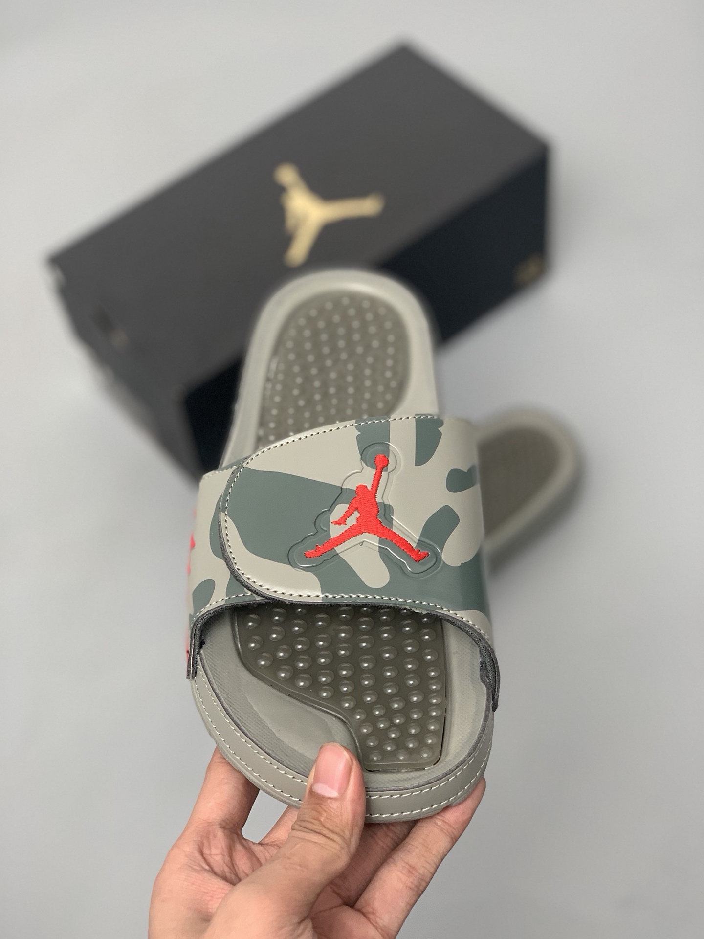 95<br />耐克NIKE AIR JORDAN HYDRO 11  乔丹拖鞋 XI 乔11 aj11 新款配色火爆上市 按摩颗粒底 舒适 缓震耐磨 凉鞋 魔术贴一字Size: 40 41 42 43 44 45 46 47