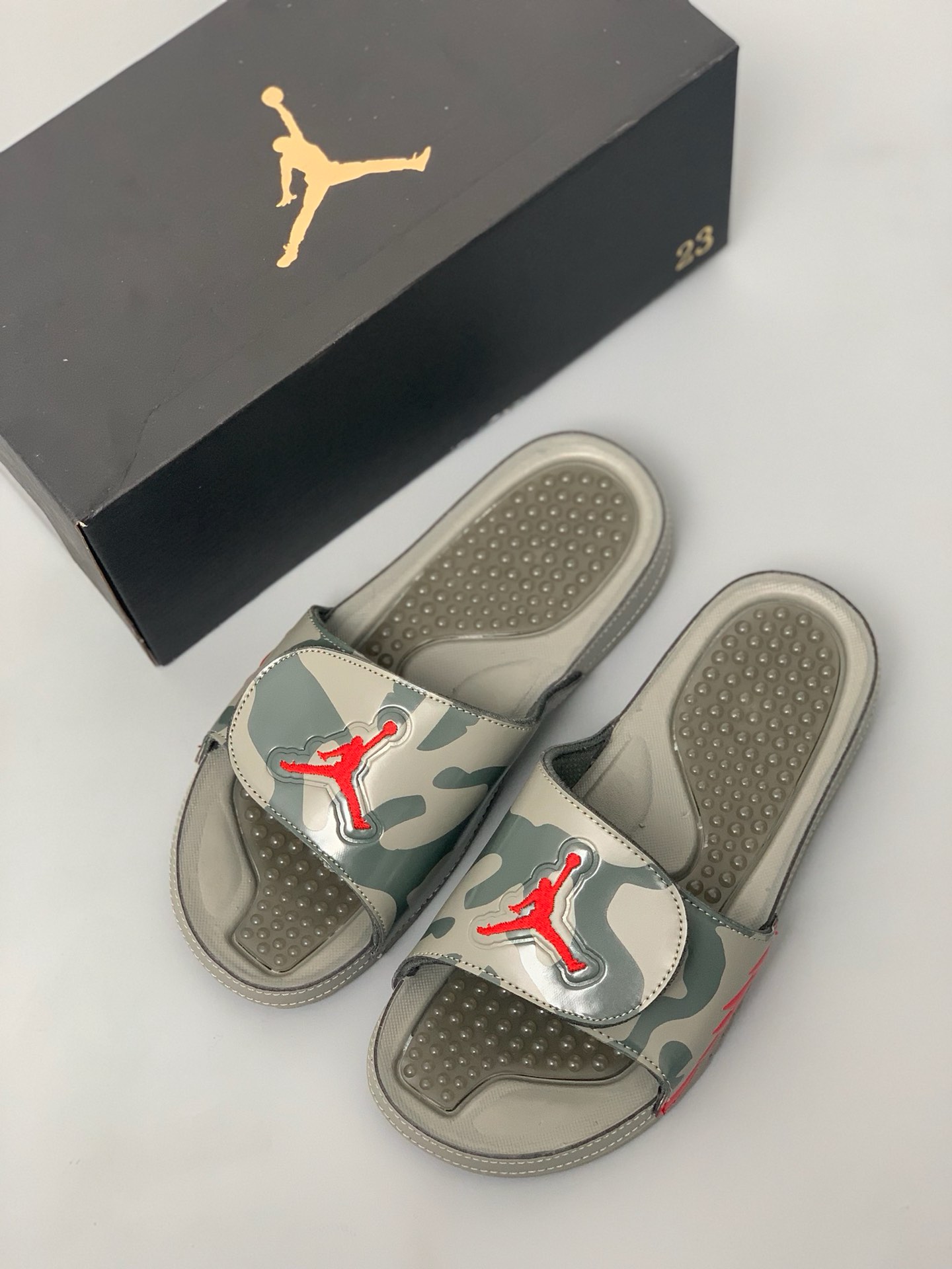 95<br />耐克NIKE AIR JORDAN HYDRO 11  乔丹拖鞋 XI 乔11 aj11 新款配色火爆上市 按摩颗粒底 舒适 缓震耐磨 凉鞋 魔术贴一字Size: 40 41 42 43 44 45 46 47