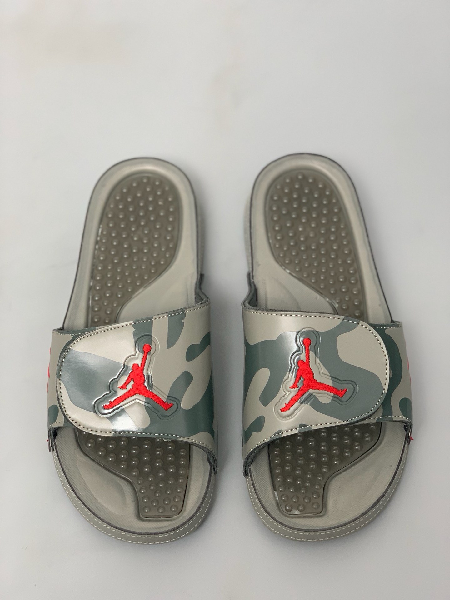 95<br />耐克NIKE AIR JORDAN HYDRO 11  乔丹拖鞋 XI 乔11 aj11 新款配色火爆上市 按摩颗粒底 舒适 缓震耐磨 凉鞋 魔术贴一字Size: 40 41 42 43 44 45 46 47