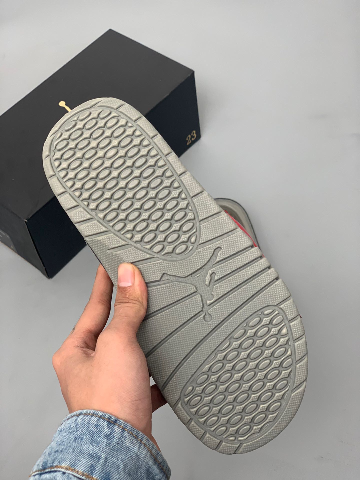 95<br />耐克NIKE AIR JORDAN HYDRO 11  乔丹拖鞋 XI 乔11 aj11 新款配色火爆上市 按摩颗粒底 舒适 缓震耐磨 凉鞋 魔术贴一字Size: 40 41 42 43 44 45 46 47