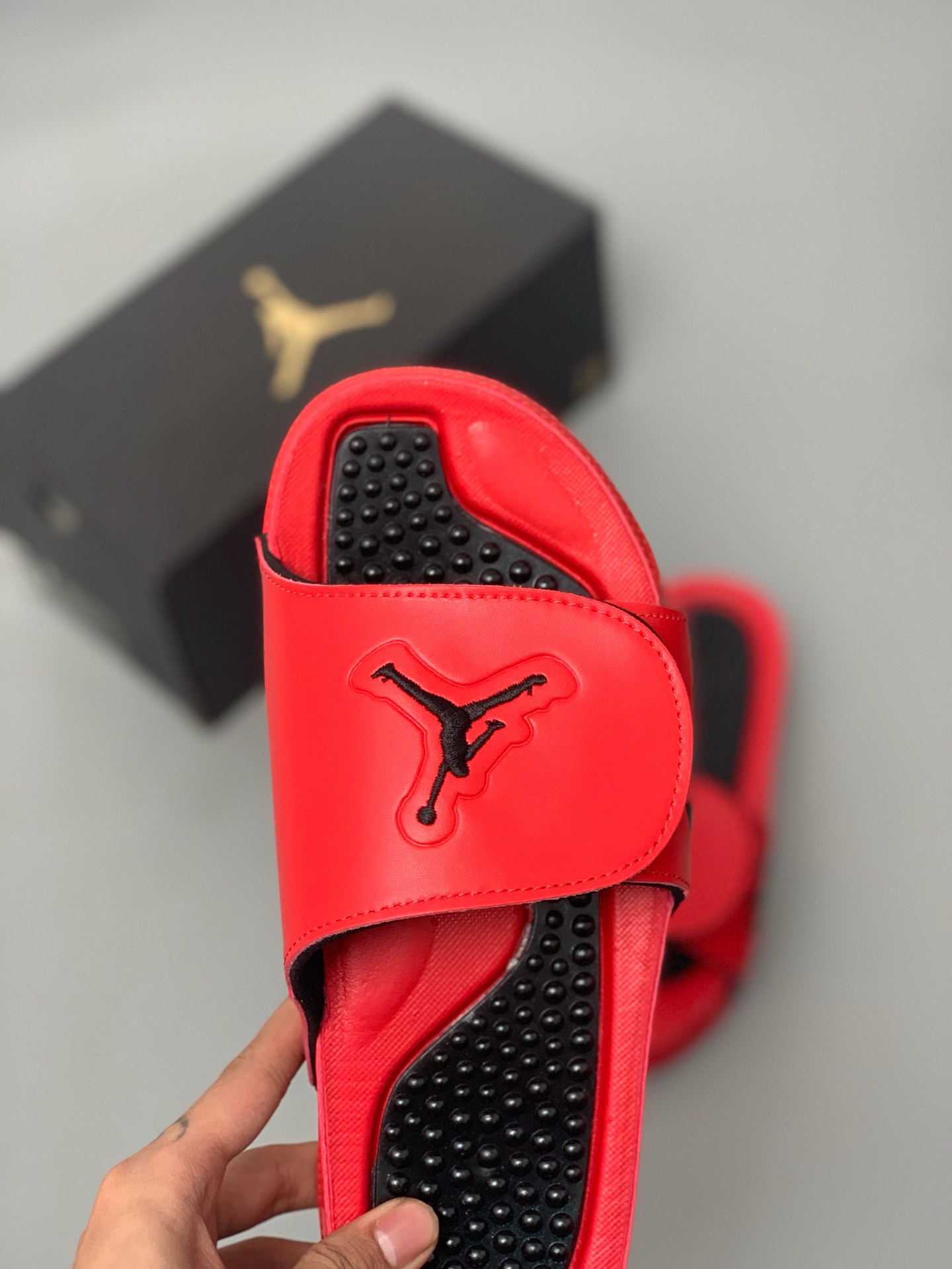 95<br />耐克NIKE AIR JORDAN HYDRO 11  乔丹拖鞋 XI 乔11 aj11 新款配色火爆上市 按摩颗粒底 舒适 缓震耐磨 凉鞋 魔术贴一字<br />Size: 36 37 38 39 40 41 42 43 44 45 46 47