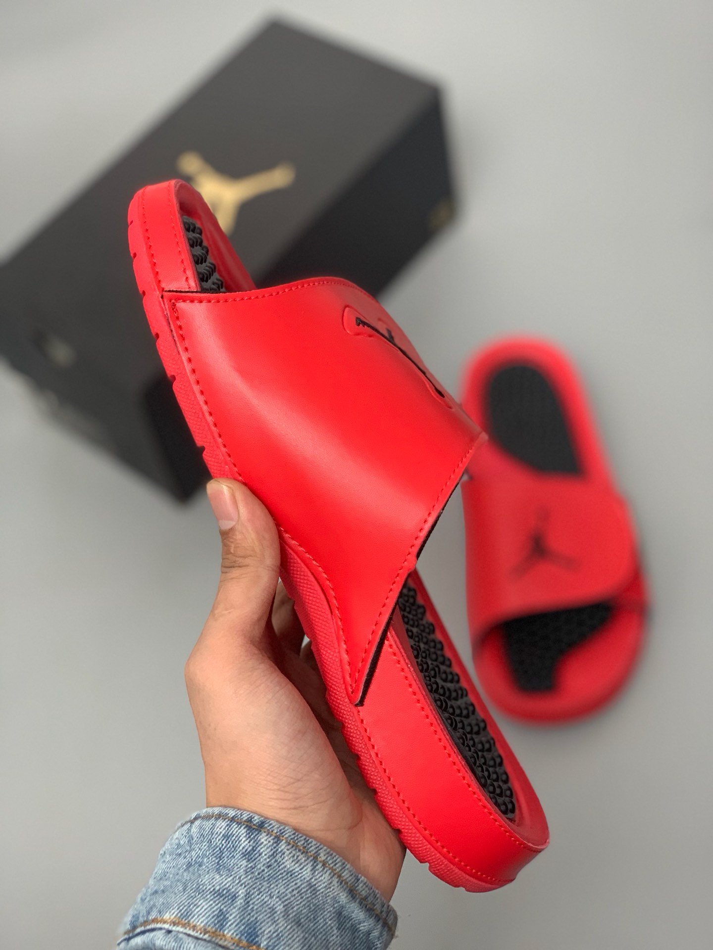 95<br />耐克NIKE AIR JORDAN HYDRO 11  乔丹拖鞋 XI 乔11 aj11 新款配色火爆上市 按摩颗粒底 舒适 缓震耐磨 凉鞋 魔术贴一字<br />Size: 36 37 38 39 40 41 42 43 44 45 46 47