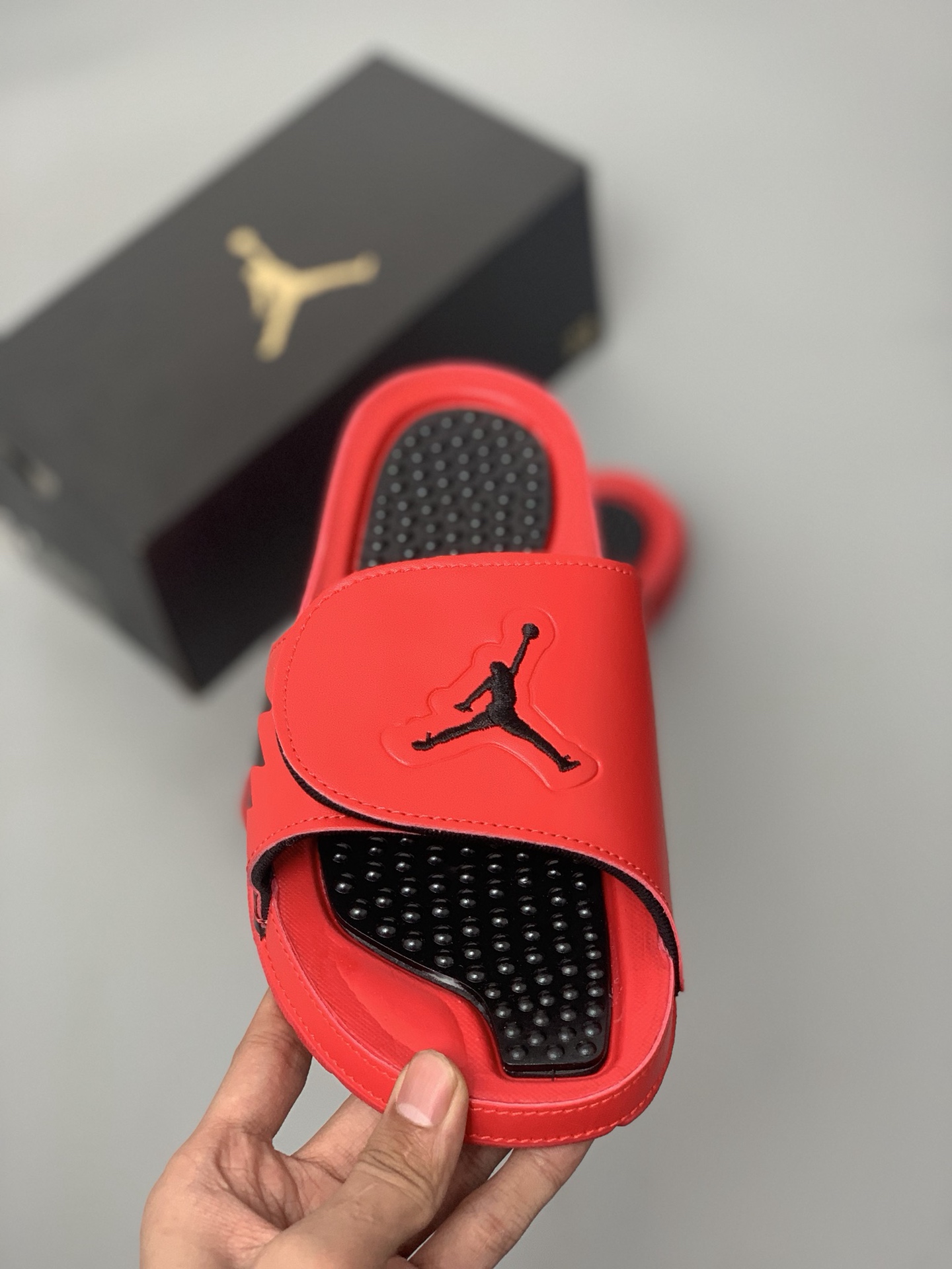 95<br />耐克NIKE AIR JORDAN HYDRO 11  乔丹拖鞋 XI 乔11 aj11 新款配色火爆上市 按摩颗粒底 舒适 缓震耐磨 凉鞋 魔术贴一字<br />Size: 36 37 38 39 40 41 42 43 44 45 46 47