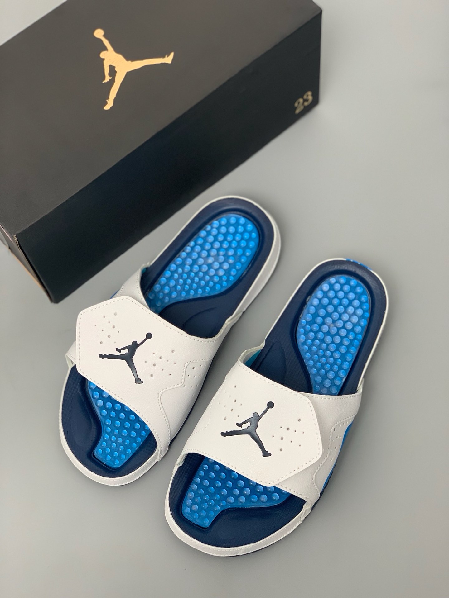 95<br />耐克NIKE AIR JORDAN HYDRO 11  乔丹拖鞋 XI 乔11 aj11 新款配色火爆上市 按摩颗粒底 舒适 缓震耐磨 凉鞋 魔术贴一字Size: 40 41 42 43 44 45 46 47