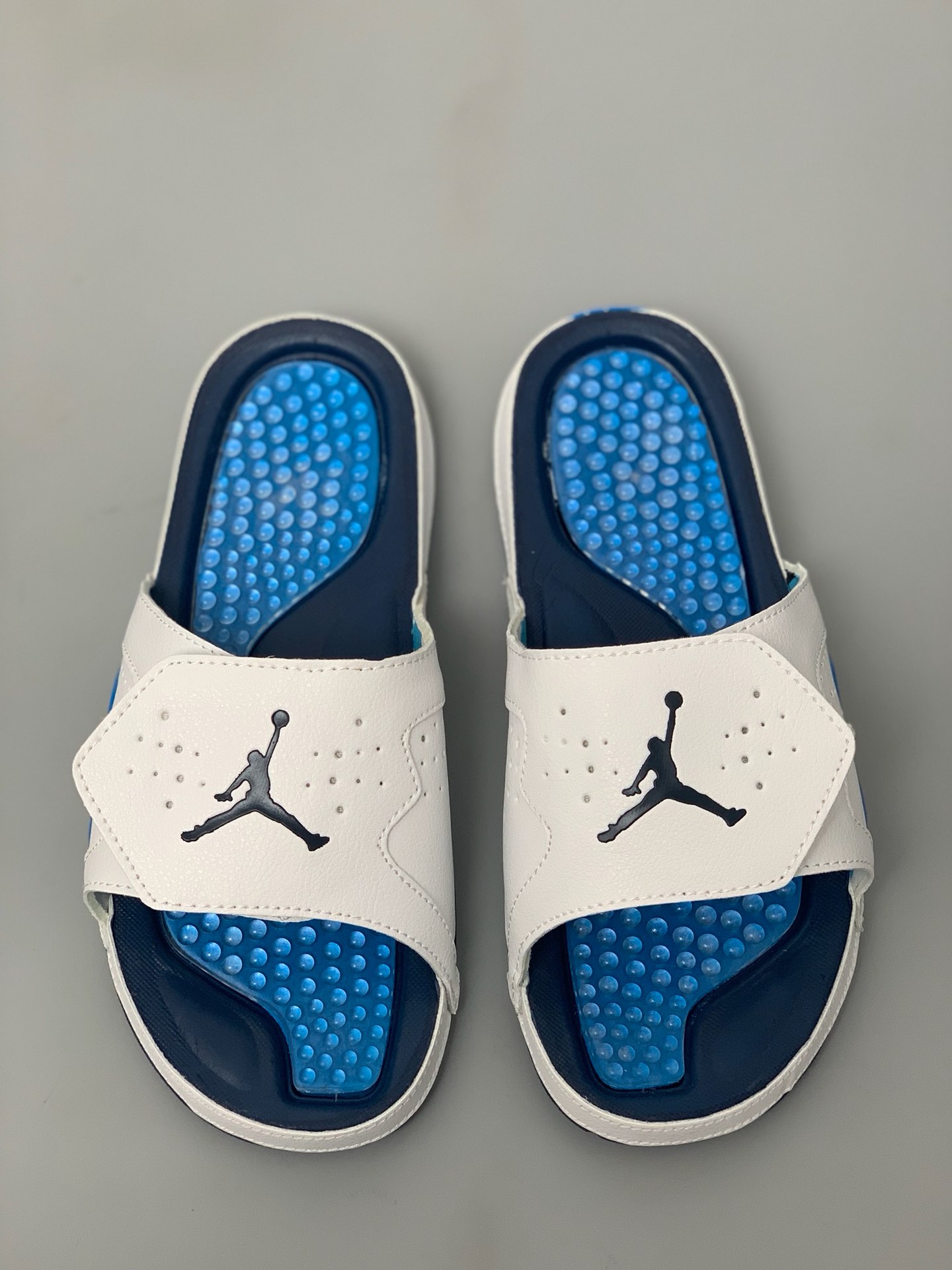 95<br />耐克NIKE AIR JORDAN HYDRO 11  乔丹拖鞋 XI 乔11 aj11 新款配色火爆上市 按摩颗粒底 舒适 缓震耐磨 凉鞋 魔术贴一字Size: 40 41 42 43 44 45 46 47