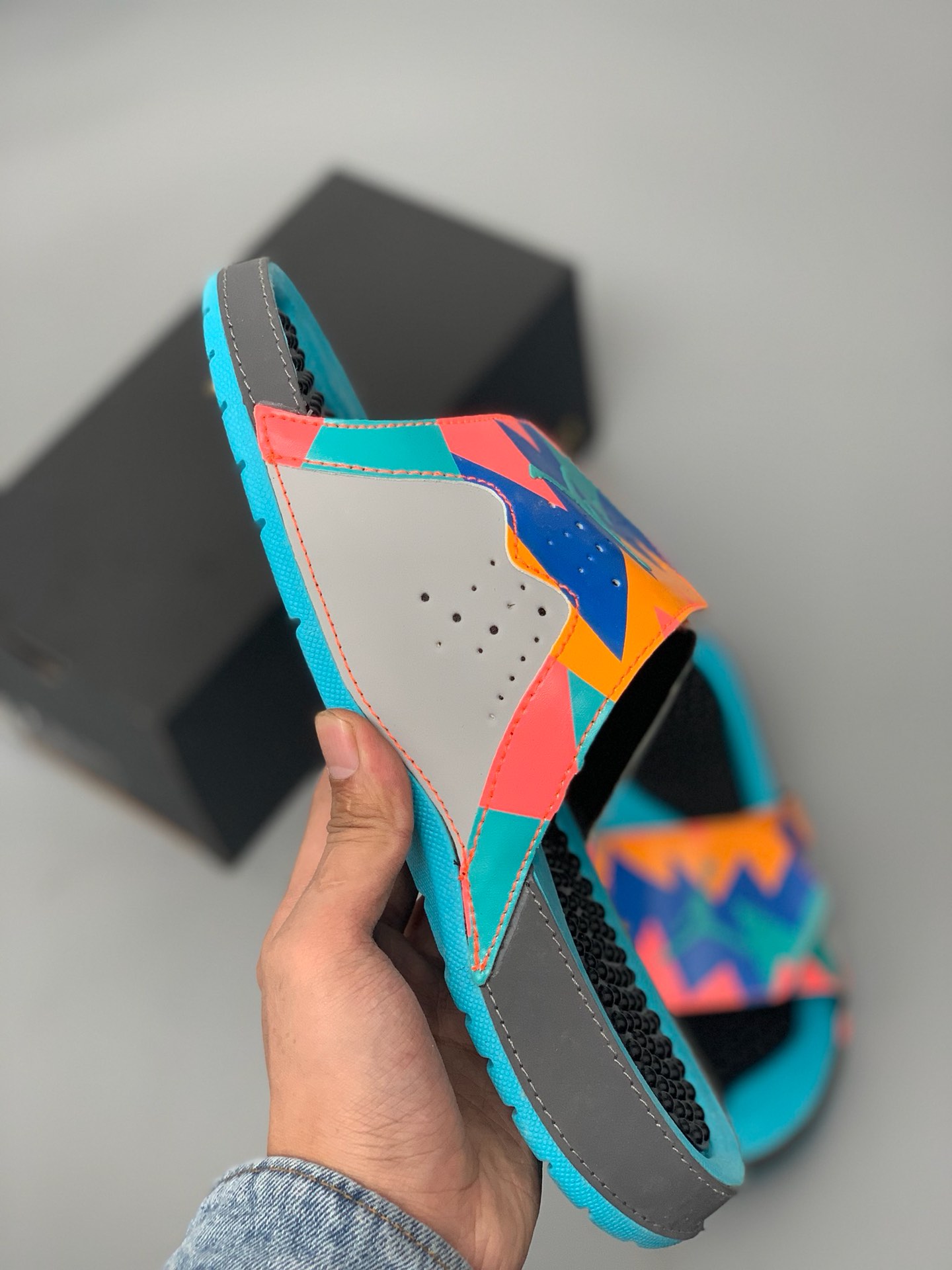 95<br />耐克NIKE AIR JORDAN HYDRO 11  乔丹拖鞋 XI 乔11 aj11 新款配色火爆上市 按摩颗粒底 舒适 缓震耐磨 凉鞋 魔术贴一字<br />Size: 40 41 42 43 44 45 46 47