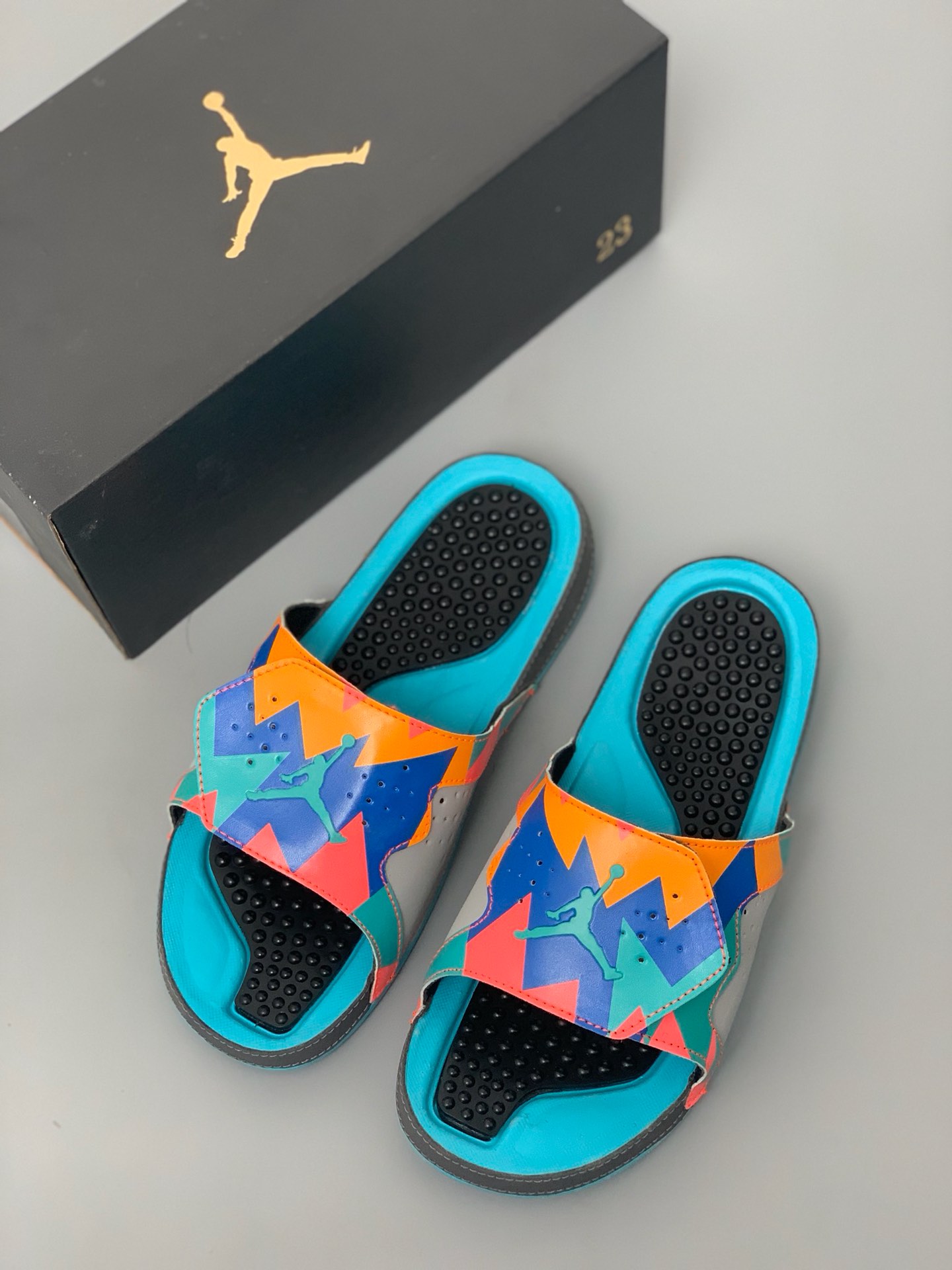 95<br />耐克NIKE AIR JORDAN HYDRO 11  乔丹拖鞋 XI 乔11 aj11 新款配色火爆上市 按摩颗粒底 舒适 缓震耐磨 凉鞋 魔术贴一字<br />Size: 40 41 42 43 44 45 46 47