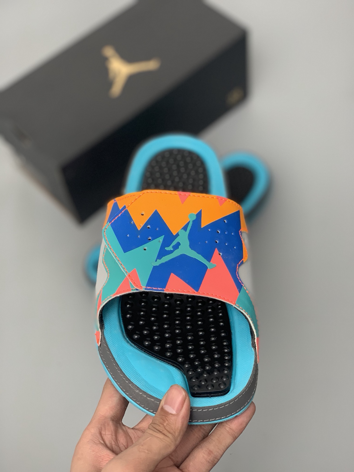 95<br />耐克NIKE AIR JORDAN HYDRO 11  乔丹拖鞋 XI 乔11 aj11 新款配色火爆上市 按摩颗粒底 舒适 缓震耐磨 凉鞋 魔术贴一字<br />Size: 40 41 42 43 44 45 46 47