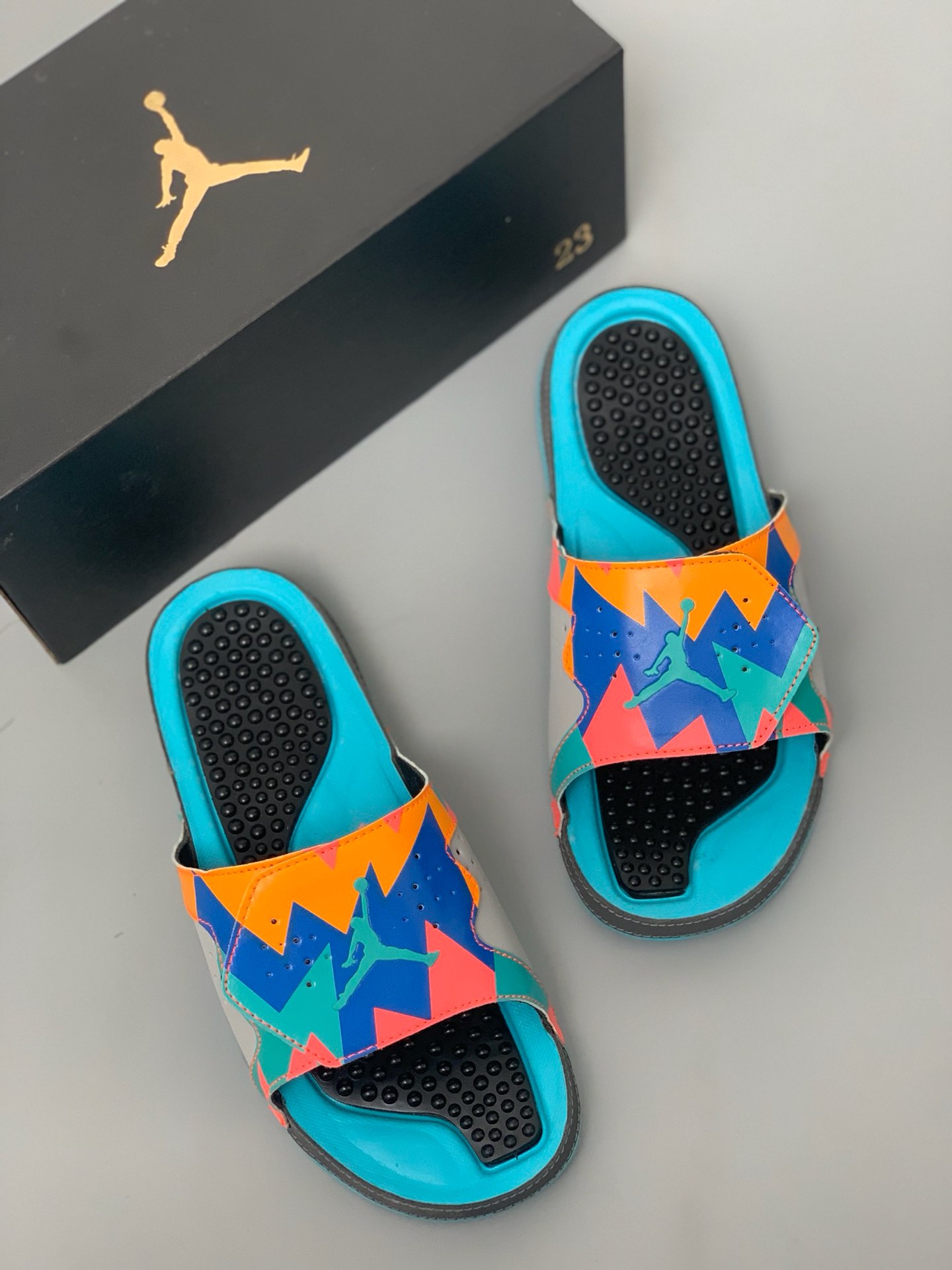 95<br />耐克NIKE AIR JORDAN HYDRO 11  乔丹拖鞋 XI 乔11 aj11 新款配色火爆上市 按摩颗粒底 舒适 缓震耐磨 凉鞋 魔术贴一字<br />Size: 40 41 42 43 44 45 46 47