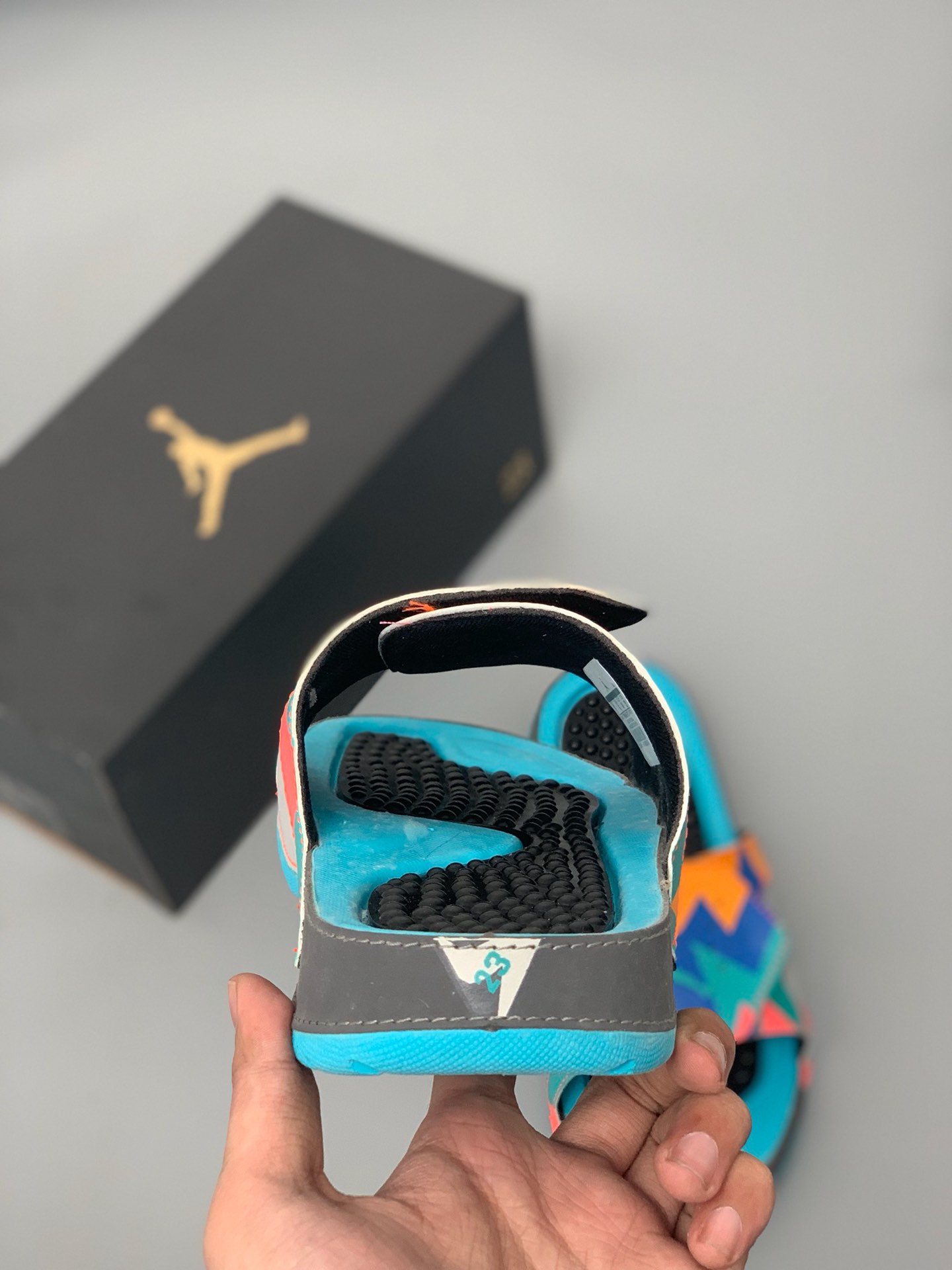 95<br />耐克NIKE AIR JORDAN HYDRO 11  乔丹拖鞋 XI 乔11 aj11 新款配色火爆上市 按摩颗粒底 舒适 缓震耐磨 凉鞋 魔术贴一字<br />Size: 40 41 42 43 44 45 46 47