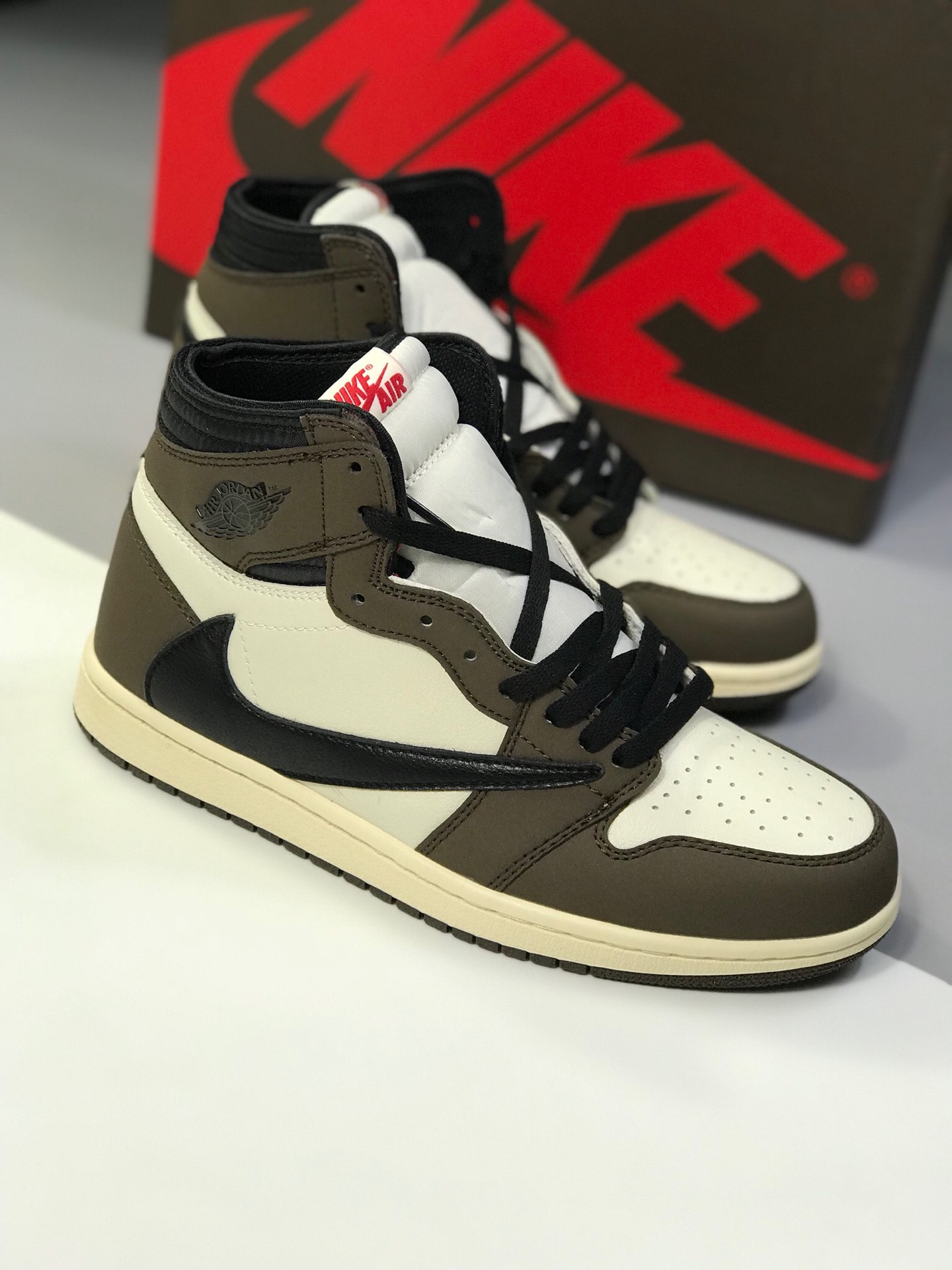 190 全网最具性价比全头层 原盒原标 Air Jordan 1 Travis Scott 倒钩 年度神款
