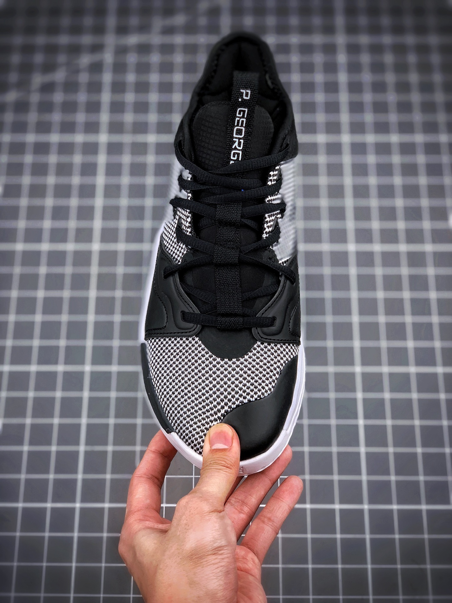 220Nike PG3 EP“Monochrome” 黑白配色 原盒原标 zoom前掌气垫前掌包裹侧翼采用磨砂皮革AO2607-002