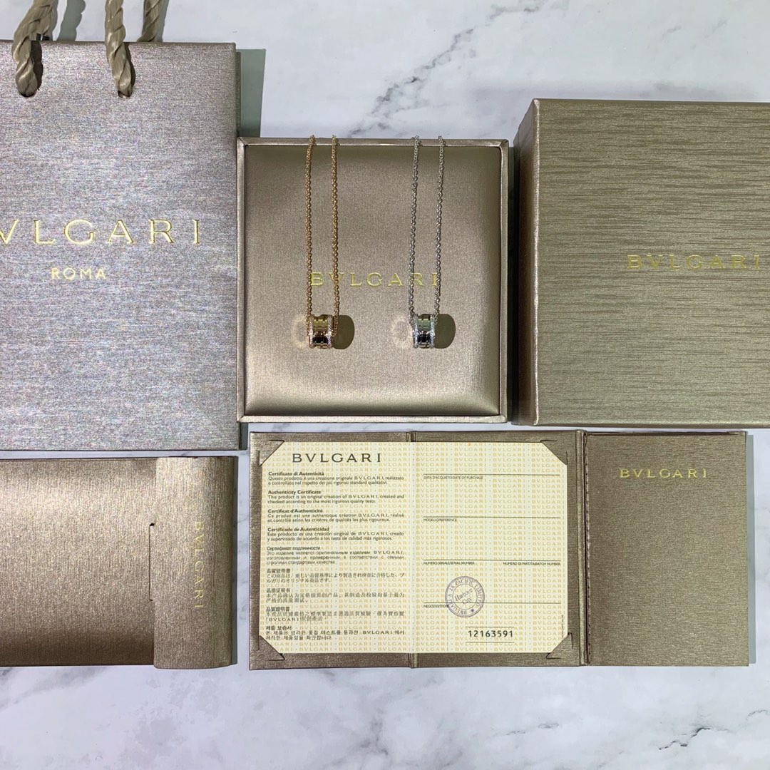 NO:634884,88280, synchronized with the ZG updated version, the thicker and more weighty version of the world is coming [real precision purchase developed by ZP] large quantity, please consult customer service. This ZP purchased is the genuine rose gold elastic without diamonds, and then made this one with diamonds according to the row of diamonds Bvlg@ri  B-Zero elastic belt diamond necklace, a classic work of aesthetics, consistent ZP elasticity, electroplating ultra-thick 18K gold layer, maximum color retention, details are based on ZP without diamonds and strive to restore the original flavor of ZP to the greatest extent. It can be said that the appearance can reach 90% of ZP real gold and real diamonds, it can already kill countless low-end products on the market [witty] Welcome to place an order with Pk,, bottega  veneta,bvlgari,necklace,cardia high-end jewelry1986090988280,同步ZG更新版本,更厚实更有重量感的灭世版本来袭【真正精工购入ZP开发的】量大咨询客服 这个ZP购入的是玫瑰金弹力不带钻的正品,再根据排钻把这个带钻的做出来Bvlg@ri B-Zero弹力带钻项链,美学的经典之作,一致ZP有弹力的,电镀超厚的18K金层,最大程度的做到保色,细节根据不带钻的ZP最大程度努力还原ZP的原汁原味,可以说,外观能达到ZP真金真钻的90,已经可以秒杀市面无数low版货[机智]欢迎Pk下单,,bottega veneta,bvlgari,necklace,卡迪亚高端饰品,Jewelry