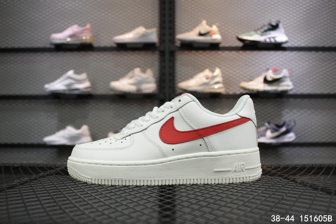 90  头层皮！Nike Air Force 1MID 低帮 AF1 空军一号 内置sole前后气垫！<br />尺码：38 38.5 39 40 40.5 41 42 42.5 43 44