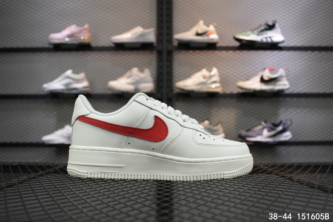 90  头层皮！Nike Air Force 1MID 低帮 AF1 空军一号 内置sole前后气垫！<br />尺码：38 38.5 39 40 40.5 41 42 42.5 43 44