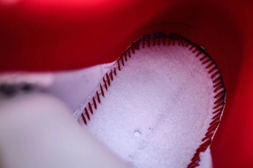 220<br />海外新品 公司级 Nike Air Force 1 Low '07 白红手稿 “兔八哥”空军一号低帮休闲板鞋  原装定制皮料 原盒原标 内置全掌气垫 货号：AO2518-116 Size：36 36.5 37.5 38 38.5 39 40 40.5 41 42 42.5 43 44 44.5 45