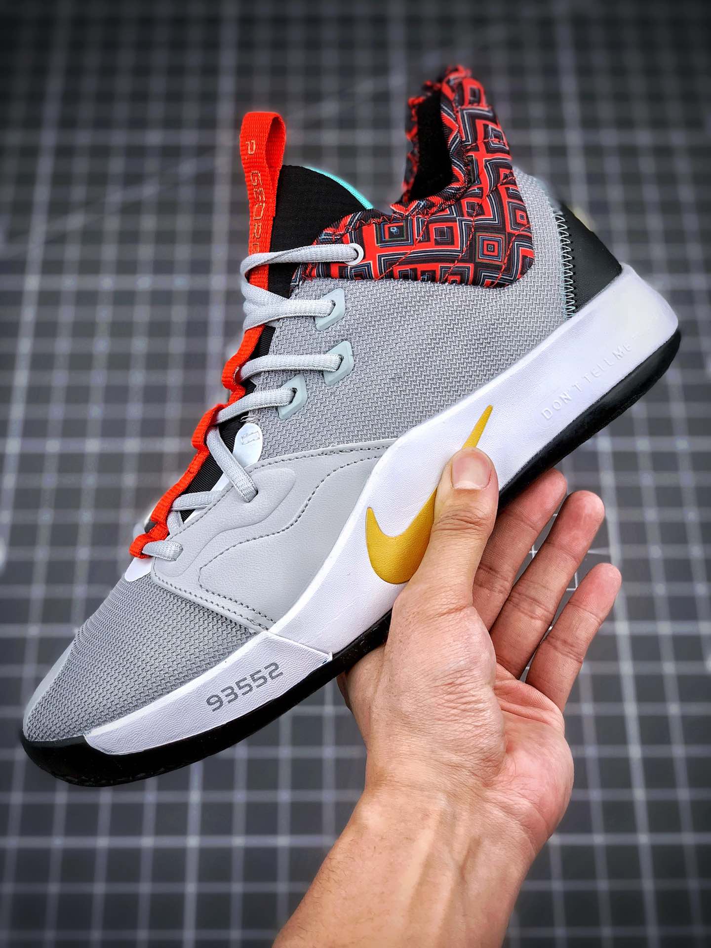 220Nike PG3 ”BHM”保罗乔治三代黑人岁月配色 原盒原标 zoom前掌气垫前掌包裹侧翼采用磨砂皮革CI2667-800