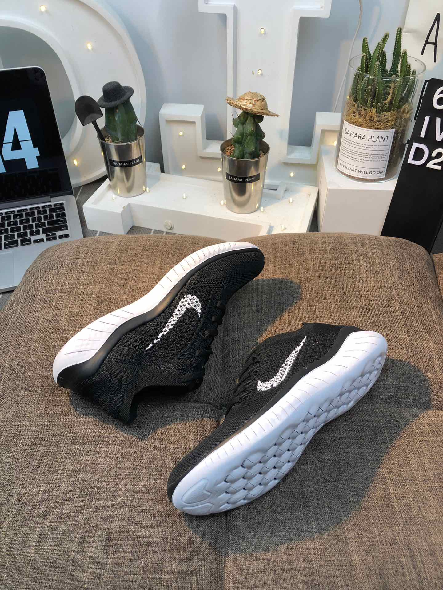 120Nike Free RN Flyknit 2018 赤足5.0 针织镂空鞋面 二代轻跑鞋 36-45 IVAD20