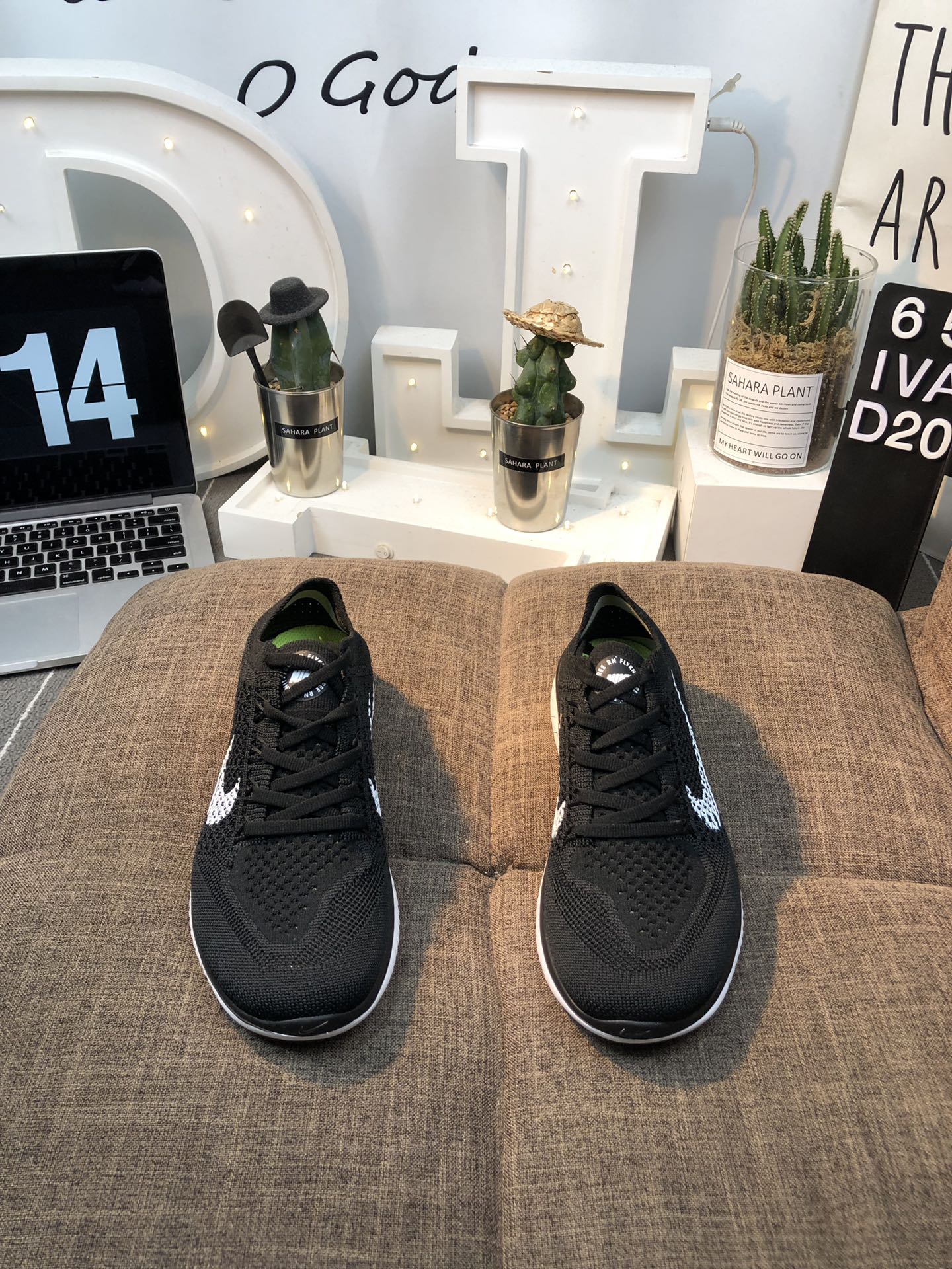 120Nike Free RN Flyknit 2018 赤足5.0 针织镂空鞋面 二代轻跑鞋 36-45 IVAD20