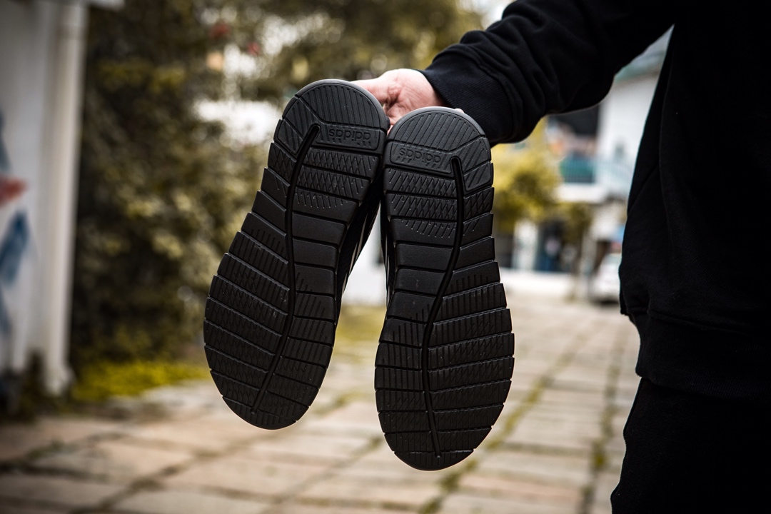 85阿迪达斯男女鞋2019春季新款运动鞋网面透气轻便休闲跑步鞋