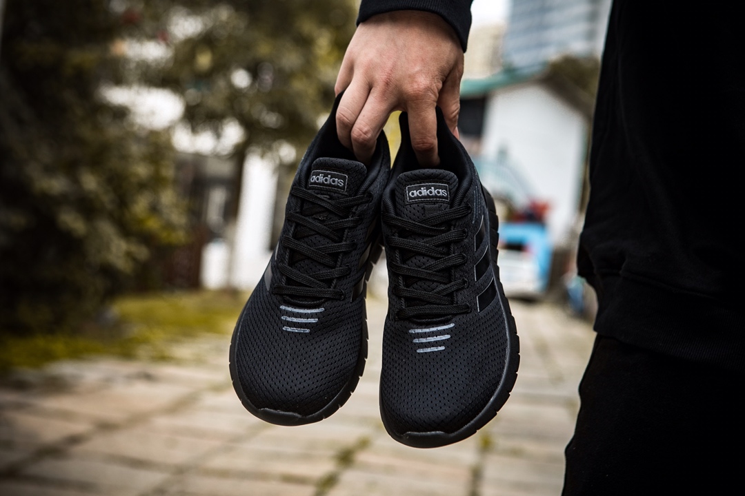 85阿迪达斯男女鞋2019春季新款运动鞋网面透气轻便休闲跑步鞋