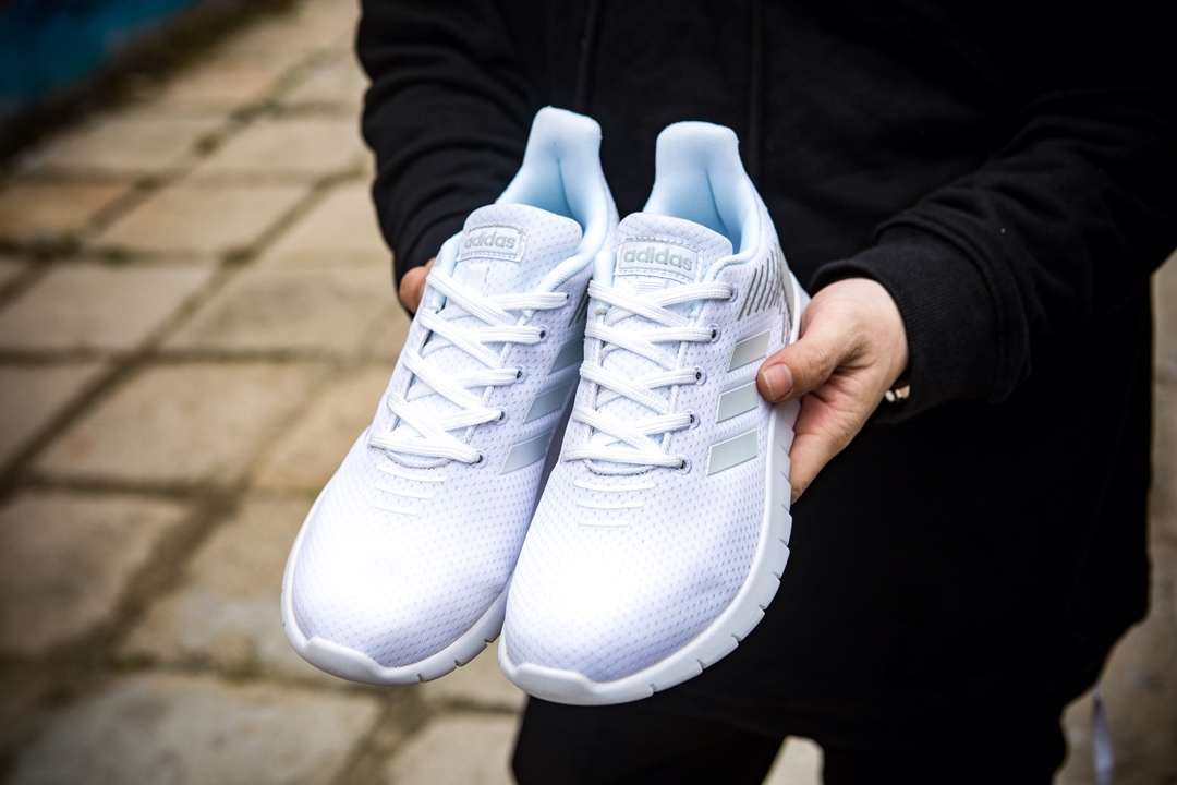 85阿迪达斯男女鞋2019春季新款运动鞋网面透气轻便休闲跑步鞋