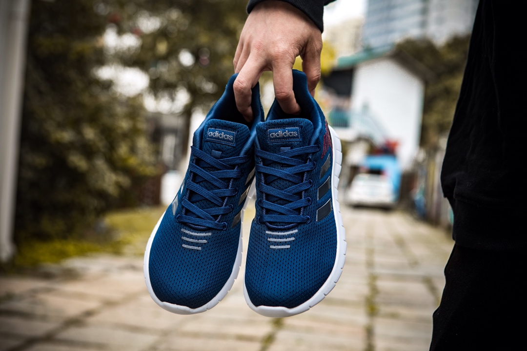 85阿迪达斯男女鞋2019春季新款运动鞋网面透气轻便休闲跑步鞋