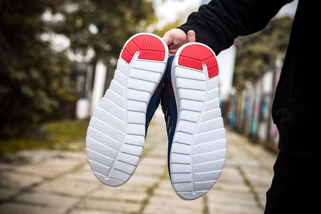 85阿迪达斯男女鞋2019春季新款运动鞋网面透气轻便休闲跑步鞋