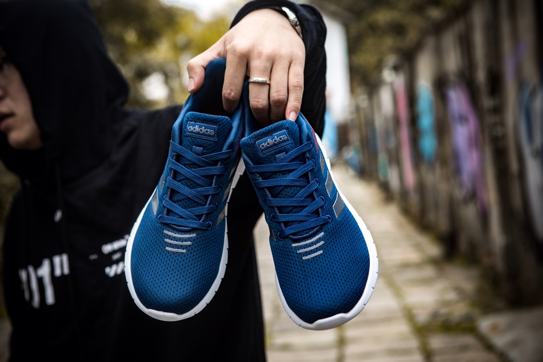 85阿迪达斯男女鞋2019春季新款运动鞋网面透气轻便休闲跑步鞋