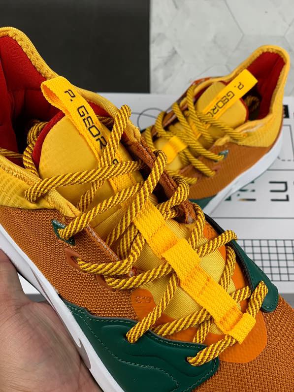 220<br />Nike PG3 EP保罗乔治三代<br />全明星配色 原盒原标 zoom前掌气垫<br />前掌包裹侧翼采用磨砂皮革呈现，绝对值得入手的一款实战篮球鞋 泡椒比赛已率先上脚 <br />货号：CI2140-901<br />Size：40 40.5 41 42 42.5 43 44 44.5 45 46