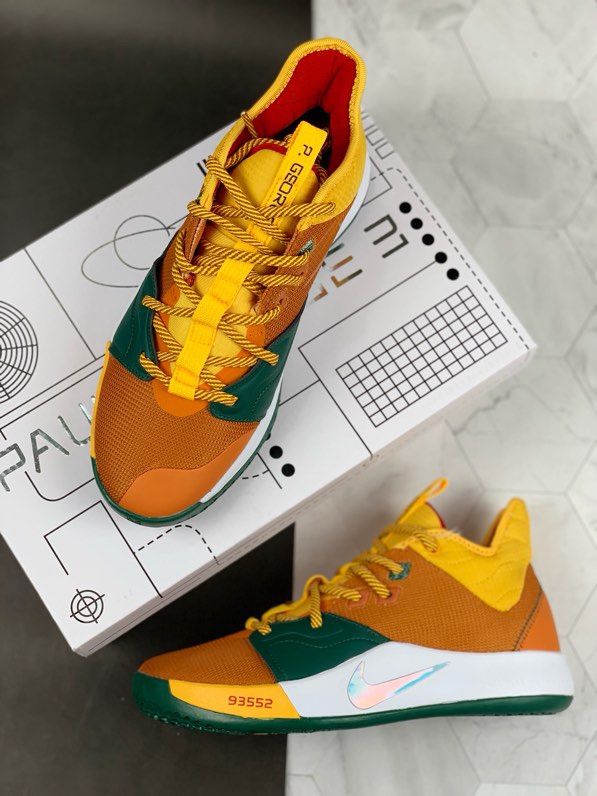 220<br />Nike PG3 EP保罗乔治三代<br />全明星配色 原盒原标 zoom前掌气垫<br />前掌包裹侧翼采用磨砂皮革呈现，绝对值得入手的一款实战篮球鞋 泡椒比赛已率先上脚 <br />货号：CI2140-901<br />Size：40 40.5 41 42 42.5 43 44 44.5 45 46