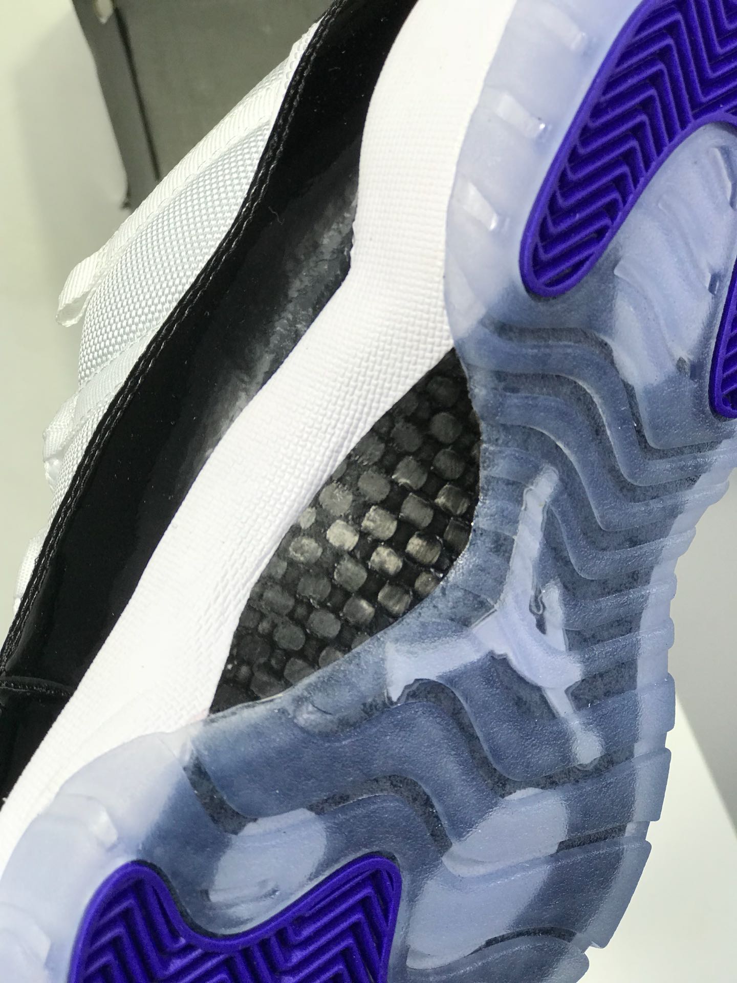 300低帮白黑康扣 莞产原底面  终端供应Air Jordan 11 Low Cool Grey 低帮  官方货号528896-003