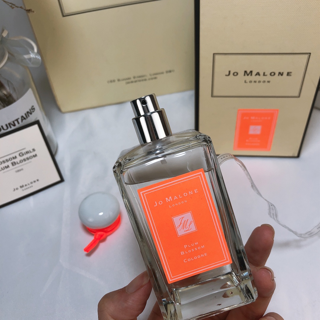 1555777204 165611494 4