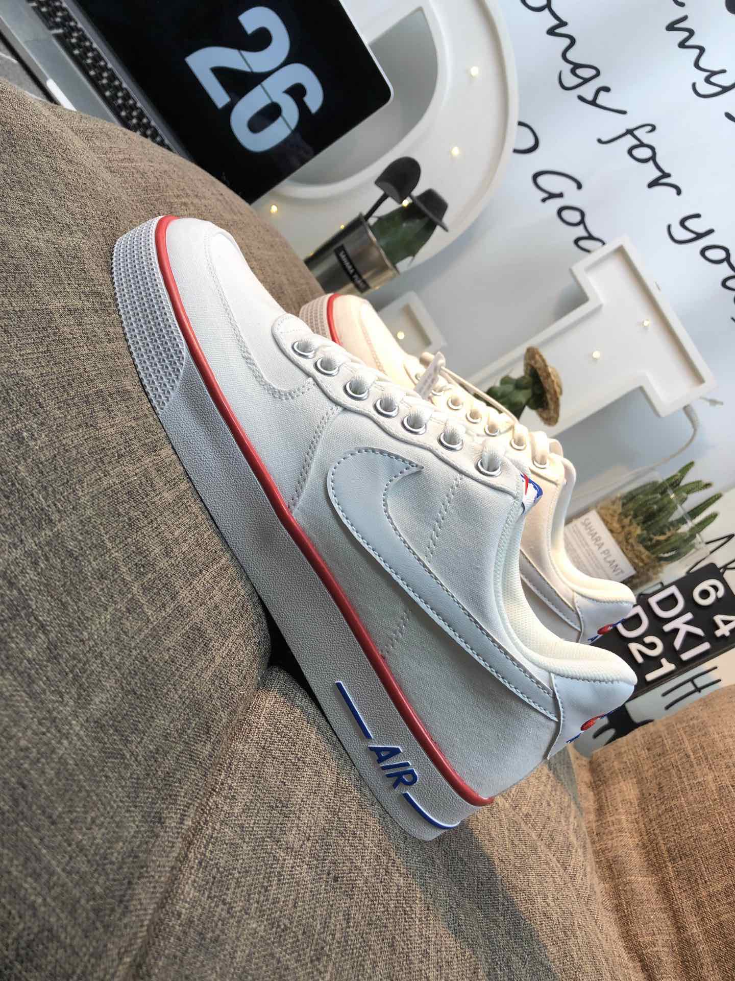 110<br />真标 Nike Air Force 1 空军一号 简版空军 帆布内置气垫 低帮板鞋 36 36.5 37 38 38.5 39 40 40.5 41 42 42.5 43 44