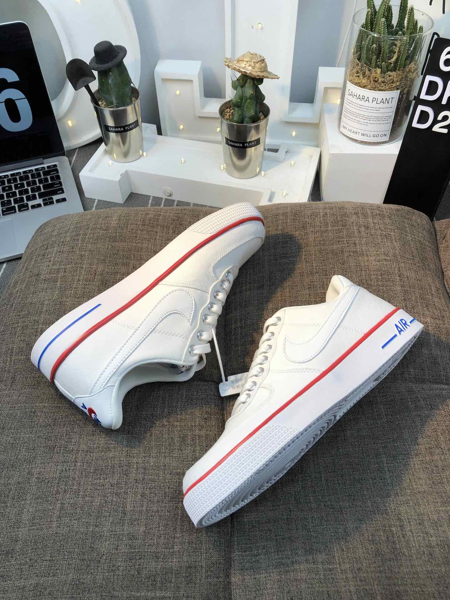 110<br />真标 Nike Air Force 1 空军一号 简版空军 帆布内置气垫 低帮板鞋 36 36.5 37 38 38.5 39 40 40.5 41 42 42.5 43 44