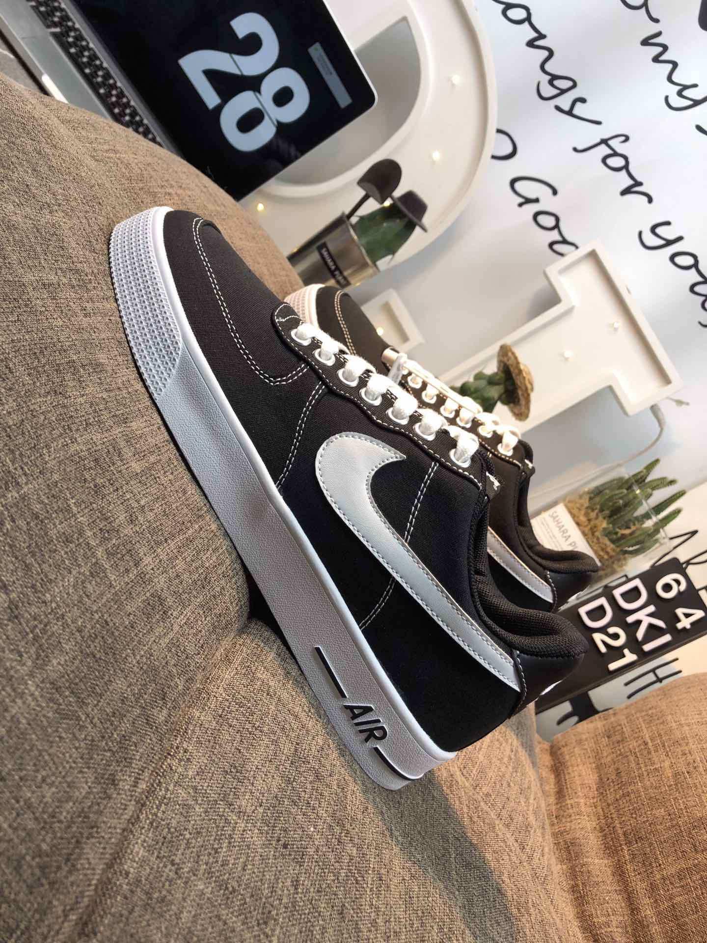 110<br />真标 Nike Air Force 1 空军一号 简版空军 帆布内置气垫 低帮板鞋 36 36.5 37 38 38.5 39 40 40.5 41 42 42.5 43 44