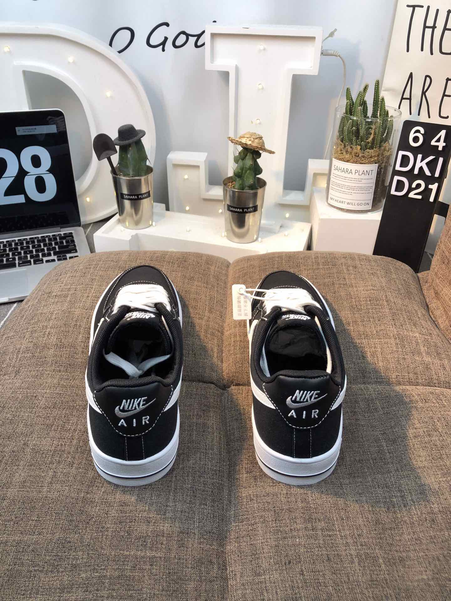 110<br />真标 Nike Air Force 1 空军一号 简版空军 帆布内置气垫 低帮板鞋 36 36.5 37 38 38.5 39 40 40.5 41 42 42.5 43 44