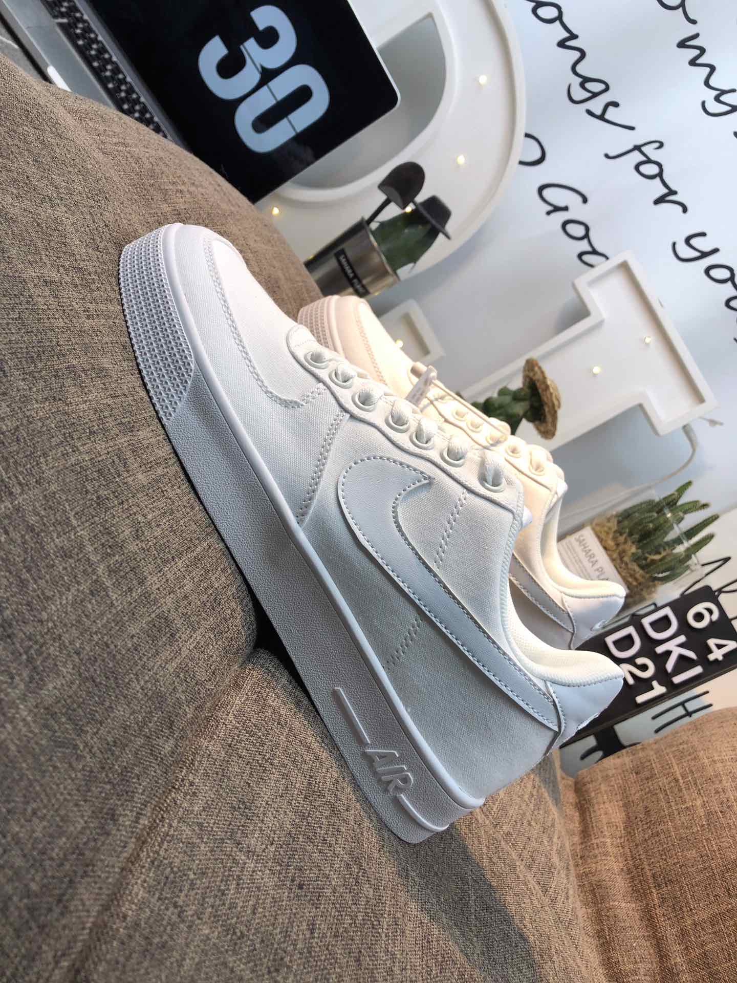 110<br />真标 Nike Air Force 1 空军一号 简版空军 帆布内置气垫 低帮板鞋 36 36.5 37 38 38.5 39 40 40.5 41 42 42.5 43 44