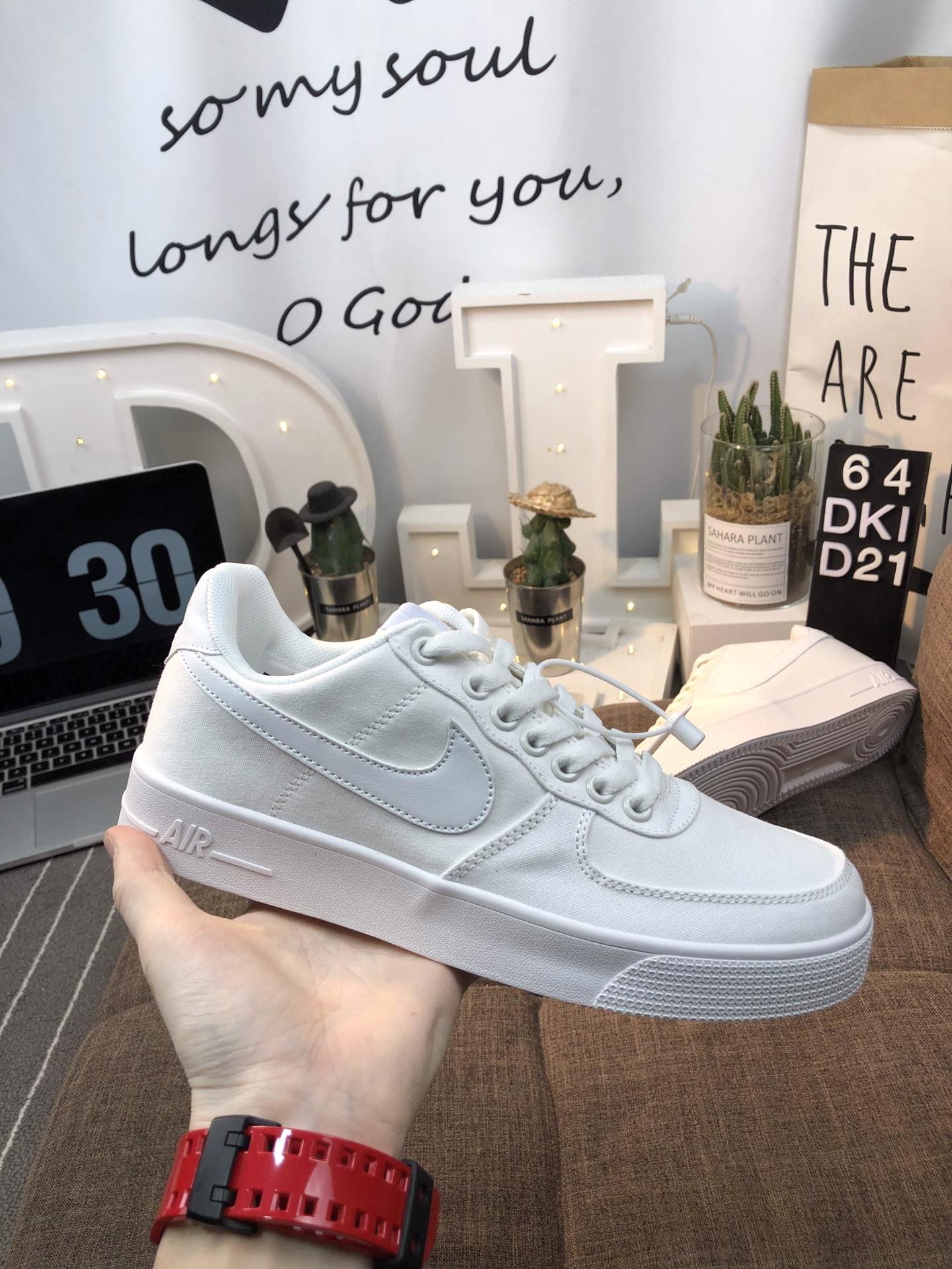 110<br />真标 Nike Air Force 1 空军一号 简版空军 帆布内置气垫 低帮板鞋 36 36.5 37 38 38.5 39 40 40.5 41 42 42.5 43 44